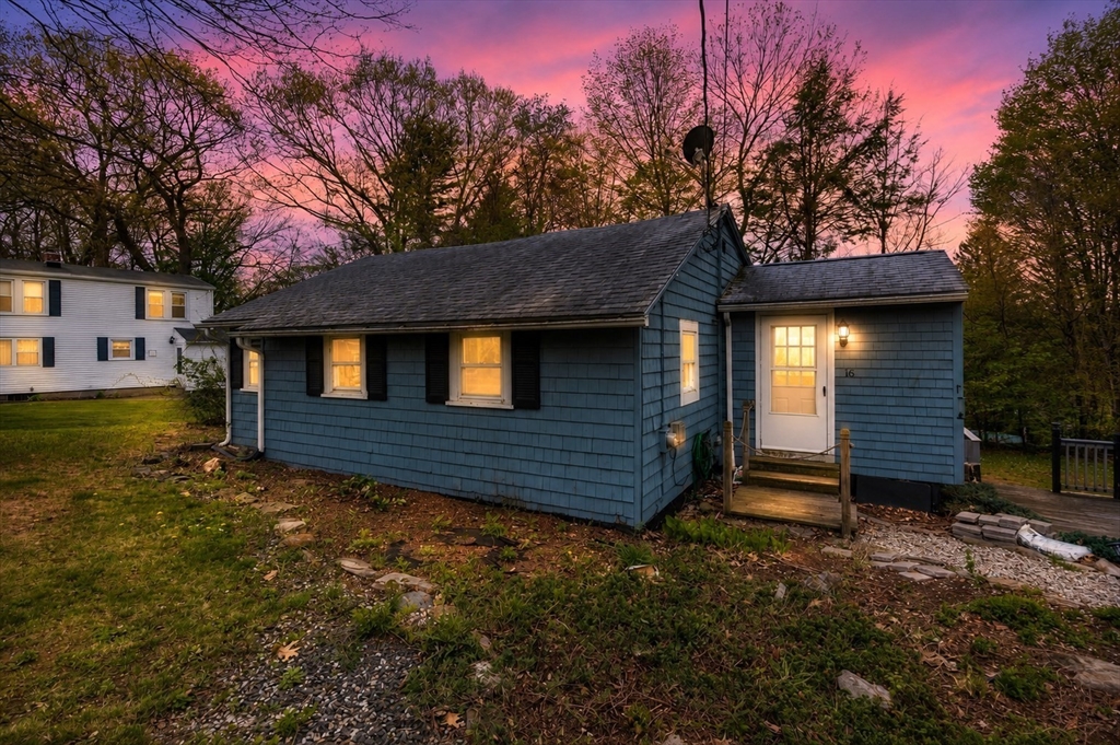 16 Oxford St, West Boylston, Massachusetts, 1 Bedroom Bedrooms, 3 Rooms Rooms,1 BathroomBathrooms,Residential,For Sale,Oxford St,73517228
