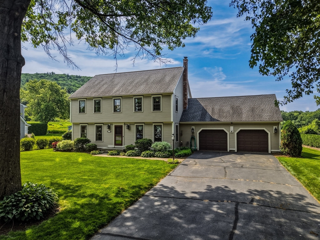 28 Captain Lathrop Dr, Deerfield, Massachusetts, 4 Bedrooms Bedrooms, 10 Rooms Rooms,3 BathroomsBathrooms,Residential,For Sale,Captain Lathrop Dr,73534956