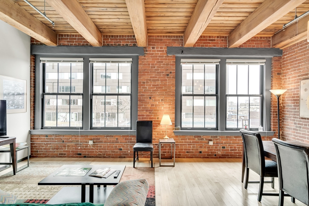 9 West Broadway, Boston, Massachusetts, 1 Bedroom Bedrooms, 3 Rooms Rooms,1.5 BathroomsBathrooms,Residential,For Sale,West Broadway,73506307