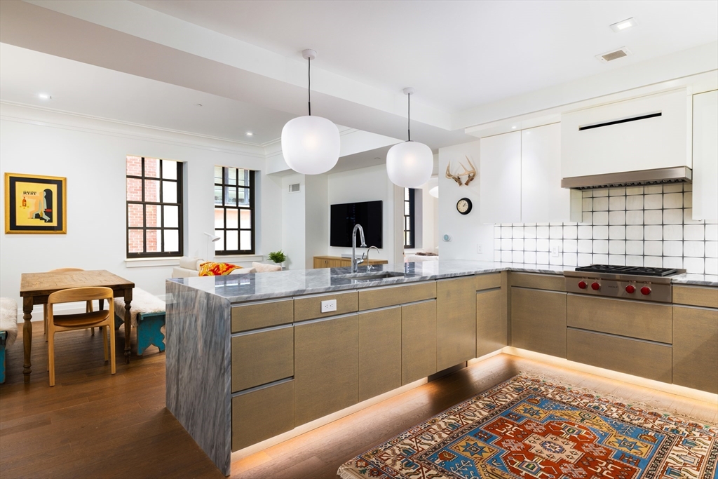 45 Temple St, Boston, Massachusetts, 1 Bedroom Bedrooms, 4 Rooms Rooms,1.5 BathroomsBathrooms,Residential,For Sale,Temple St,73547341