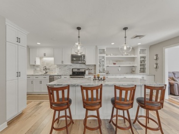 402 Ridgefield Cir, Clinton, Massachusetts, 2 Bedrooms Bedrooms, 7 Rooms Rooms,2 BathroomsBathrooms,Residential,For Sale,Ridgefield Cir,73510689