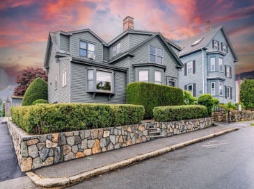 24 Pond Street, Marblehead, Massachusetts, 4 Bedrooms Bedrooms, 9 Rooms Rooms,2 BathroomsBathrooms,Residential,For Sale,Pond Street,73547381