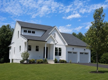 19 West Main Street, Upton, Massachusetts, 4 Bedrooms Bedrooms, 9 Rooms Rooms,3 BathroomsBathrooms,Residential,For Sale,West Main Street,73547396