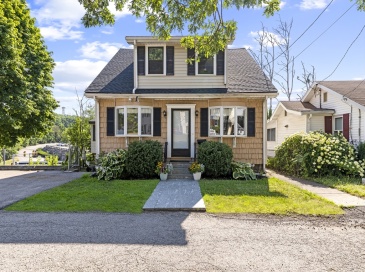 35 Perkins, Quincy, Massachusetts, 4 Bedrooms Bedrooms, 9 Rooms Rooms,3 BathroomsBathrooms,Residential,For Sale,Perkins,73547348 35 Perkins, Quincy, Massachusetts, 4 Bedrooms Bedrooms, 9 Rooms Rooms,3 BathroomsBathrooms,Residential,For Sale,Perkins,73547348