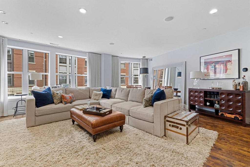 1280 Washington Street, Boston, Massachusetts, 2 Bedrooms Bedrooms, 4 Rooms Rooms,2 BathroomsBathrooms,Residential,For Sale,Washington Street,73547411