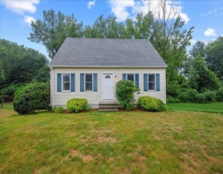 7 Sneade Dr, Oxford, Massachusetts, 2 Bedrooms Bedrooms, 5 Rooms Rooms,1.5 BathroomsBathrooms,Residential,For Sale,Sneade Dr,73547358