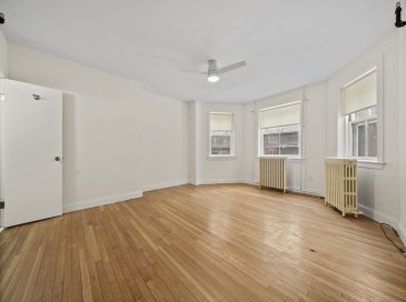 48 Fenway, Boston, Massachusetts, 2 Rooms Rooms,1 BathroomBathrooms,Residential Lease,For Rent,Fenway,73547406 48 Fenway, Boston, Massachusetts, 2 Rooms Rooms,1 BathroomBathrooms,Residential Lease,For Rent,Fenway,73547406