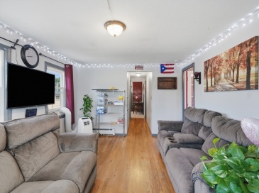 218 Calvary Street, Waltham, Massachusetts, 3 Bedrooms Bedrooms, 5 Rooms Rooms,1 BathroomBathrooms,Residential,For Sale,Calvary Street,73547431 218 Calvary Street, Waltham, Massachusetts, 3 Bedrooms Bedrooms, 5 Rooms Rooms,1 BathroomBathrooms,Residential,For Sale,Calvary Street,73547431