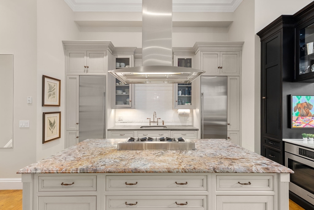 219-223 Columbus Ave, Boston, Massachusetts, 2 Bedrooms Bedrooms, 6 Rooms Rooms,2 BathroomsBathrooms,Residential,For Sale,Columbus Ave,73547429