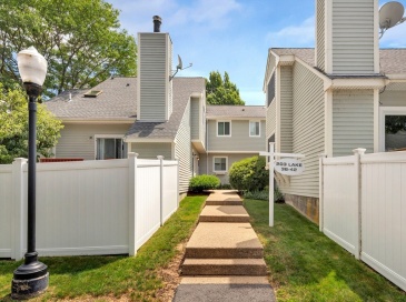 203 Lake Street, Weymouth, Massachusetts, 2 Bedrooms Bedrooms, 5 Rooms Rooms,1 BathroomBathrooms,Residential Lease,For Rent,Lake Street,73547446 203 Lake Street, Weymouth, Massachusetts, 2 Bedrooms Bedrooms, 5 Rooms Rooms,1 BathroomBathrooms,Residential Lease,For Rent,Lake Street,73547446