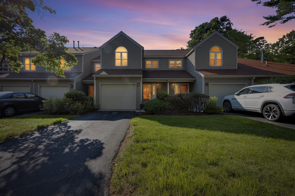 8 Woodcrest Dr, Oxford, Massachusetts, 2 Bedrooms Bedrooms, 5 Rooms Rooms,1.5 BathroomsBathrooms,Residential,For Sale,Woodcrest Dr,73547441