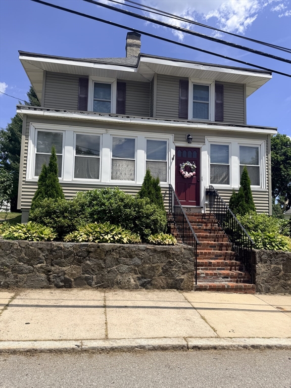 25 Eastern Ave, Beverly, Massachusetts, 3 Bedrooms Bedrooms, 7 Rooms Rooms,1 BathroomBathrooms,Residential,For Sale,Eastern Ave,73547451