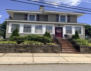 25 Eastern Ave, Beverly, Massachusetts, 3 Bedrooms Bedrooms, 7 Rooms Rooms,1 BathroomBathrooms,Residential,For Sale,Eastern Ave,73547451