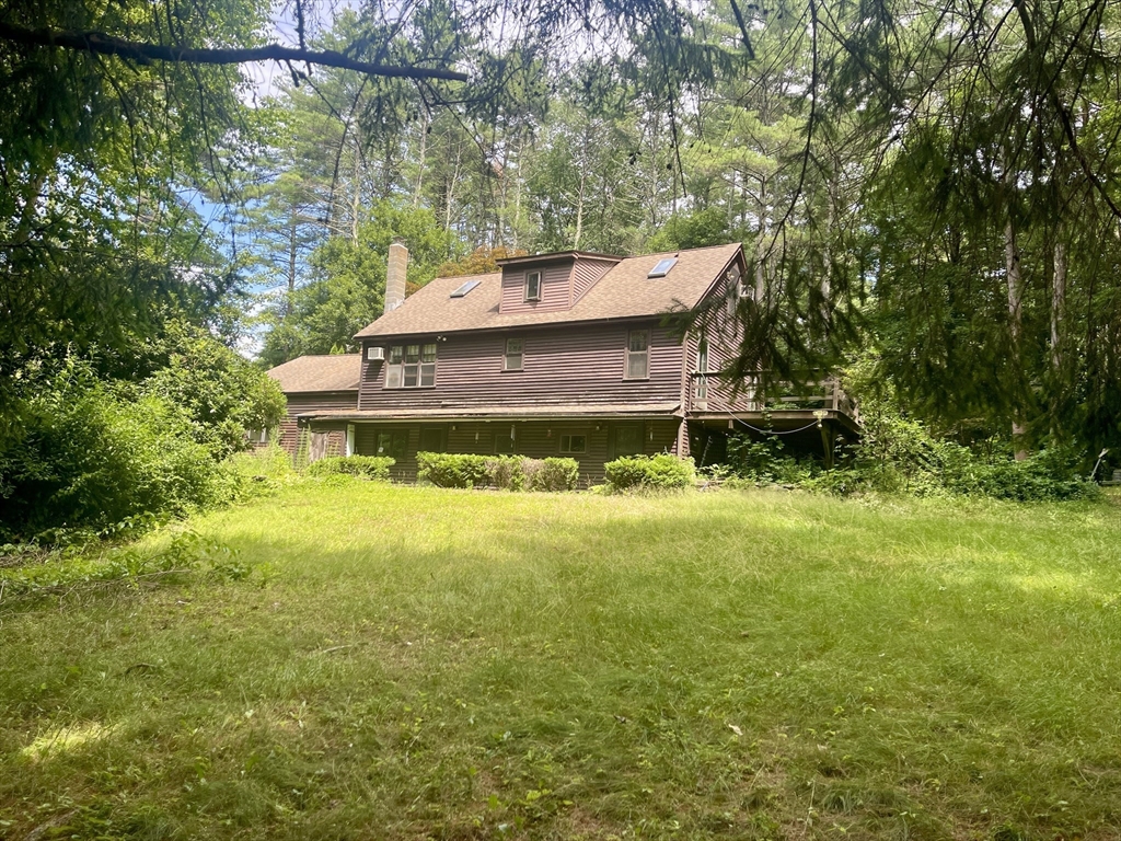 392 Mashapaug Rd, Holland, Massachusetts, 3 Bedrooms Bedrooms, 7 Rooms Rooms,3 BathroomsBathrooms,Residential,For Sale,Mashapaug Rd,73547485