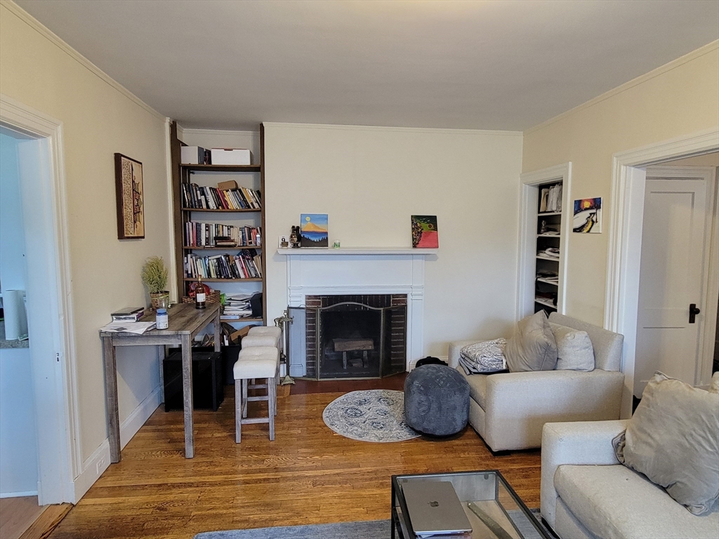 41 Linnaean, Cambridge, Massachusetts, 1 Bedroom Bedrooms, 3 Rooms Rooms,1 BathroomBathrooms,Residential Lease,For Rent,Linnaean,73547505