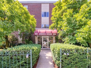 804 Centre Street, Boston, Massachusetts, 2 Bedrooms Bedrooms, 4 Rooms Rooms,1 BathroomBathrooms,Residential,For Sale,Centre Street,73547512 804 Centre Street, Boston, Massachusetts, 2 Bedrooms Bedrooms, 4 Rooms Rooms,1 BathroomBathrooms,Residential,For Sale,Centre Street,73547512