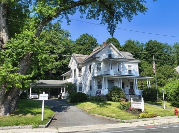 27 Russell Rd, Huntington, Massachusetts, 4 Bedrooms Bedrooms, 10 Rooms Rooms,2 BathroomsBathrooms,Residential Income,For Sale,Russell Rd,73547551