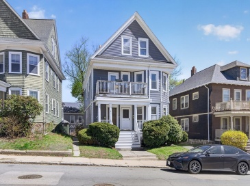 671 Washington St, Boston, Massachusetts, 4 Bedrooms Bedrooms, 8 Rooms Rooms,1.5 BathroomsBathrooms,Residential Lease,For Rent,Washington St,73547548
