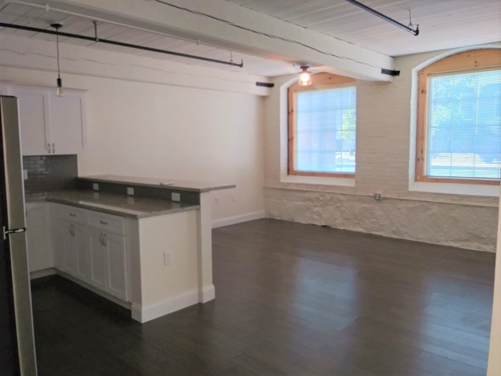 45 Summer, Leominster, Massachusetts, 2 Bedrooms Bedrooms, 3 Rooms Rooms,1 BathroomBathrooms,Residential Lease,For Rent,Summer,73547568