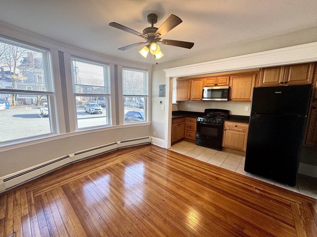 124 Green Street, Lynn, Massachusetts, 1 Bedroom Bedrooms, 3 Rooms Rooms,1 BathroomBathrooms,Residential Lease,For Rent,Green Street,73547587