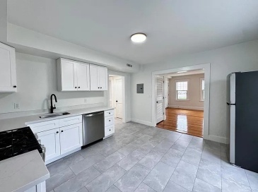 21 Main St, Foxboro, Massachusetts, 1 Bedroom Bedrooms, 2 Rooms Rooms,1 BathroomBathrooms,Residential Lease,For Rent,Main St,73547599