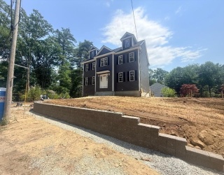 19 Fourth Avenue, Billerica, Massachusetts, 2 Bedrooms Bedrooms, 7 Rooms Rooms,2.5 BathroomsBathrooms,Residential,For Sale,Fourth Avenue,73547390