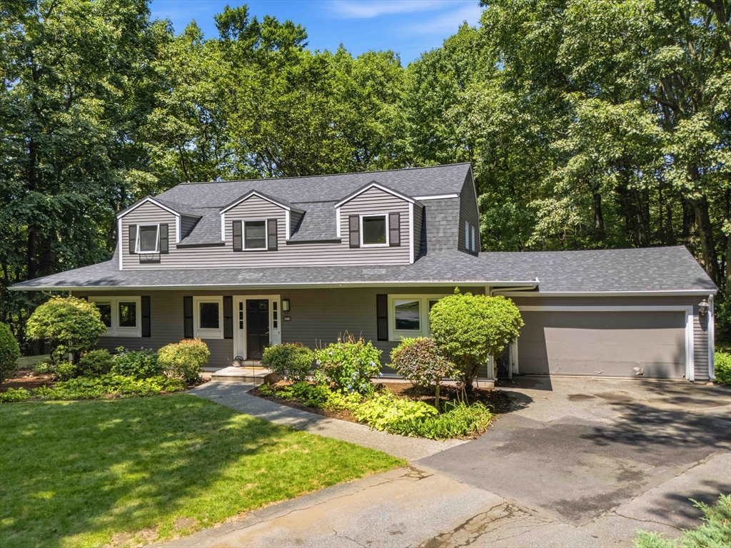 7 Mccarthy Cir, Framingham, Massachusetts, 4 Bedrooms Bedrooms, 10 Rooms Rooms,3 BathroomsBathrooms,Residential,For Sale,Mccarthy Cir,73547651