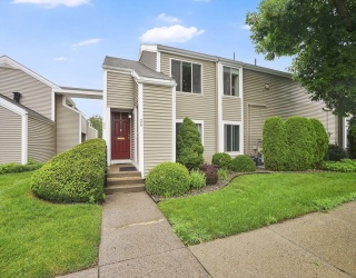 26 Nassau Dr, Springfield, Massachusetts, 2 Bedrooms Bedrooms, 4 Rooms Rooms,1 BathroomBathrooms,Residential,For Sale,Nassau Dr,73547653