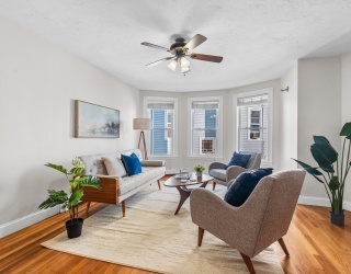 480 Medford St, Somerville, Massachusetts, 3 Bedrooms Bedrooms, 6 Rooms Rooms,1 BathroomBathrooms,Residential Lease,For Rent,Medford St,73547673