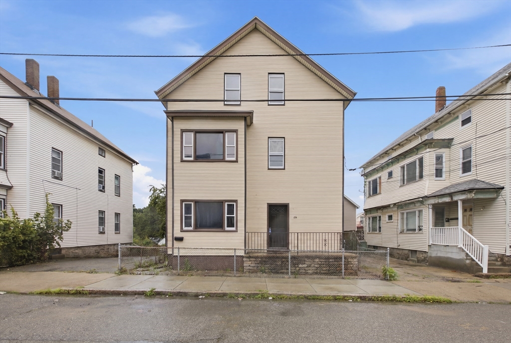 34 Danforth St, Fall River, Massachusetts, 10 Bedrooms Bedrooms, 18 Rooms Rooms,3 BathroomsBathrooms,Residential Income,For Sale,Danforth St,73547537