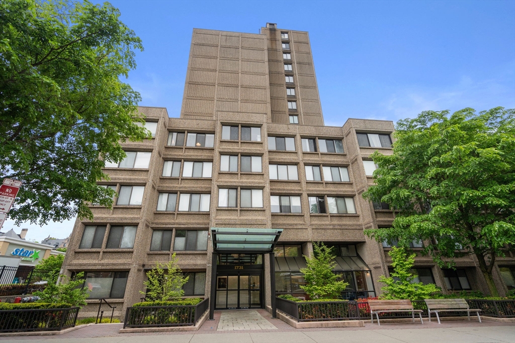 1731 Beacon, Brookline, Massachusetts, 1 Bedroom Bedrooms, 4 Rooms Rooms,1 BathroomBathrooms,Residential Lease,For Rent,Beacon,73521518