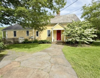 6 Cross St, Buckland, Massachusetts, 3 Bedrooms Bedrooms, 7 Rooms Rooms,2.5 BathroomsBathrooms,Residential,For Sale,Cross St,73529892