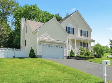 4 Olympic Village Drive, Methuen, Massachusetts, 4 Bedrooms Bedrooms, 10 Rooms Rooms,3.5 BathroomsBathrooms,Residential,For Sale,Olympic Village Drive,73530516