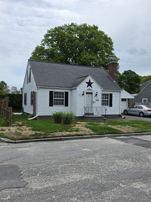 19 Calumet Ave, Worcester, Massachusetts, 2 Bedrooms Bedrooms, 5 Rooms Rooms,1 BathroomBathrooms,Residential,For Sale,Calumet Ave,73524289