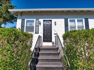 627 King St, Fall River, Massachusetts, 2 Bedrooms Bedrooms, 5 Rooms Rooms,1 BathroomBathrooms,Residential,For Sale,King St,73513686