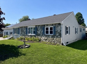 319 Oliver St, New Bedford, Massachusetts, 4 Bedrooms Bedrooms, 8 Rooms Rooms,2 BathroomsBathrooms,Residential,For Sale,Oliver St,73517711