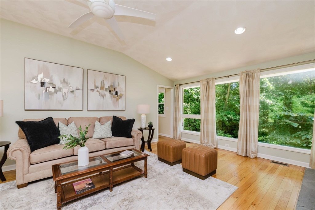 119 West, Attleboro, Massachusetts, 4 Bedrooms Bedrooms, 9 Rooms Rooms,2.5 BathroomsBathrooms,Residential,For Sale,West,73547746