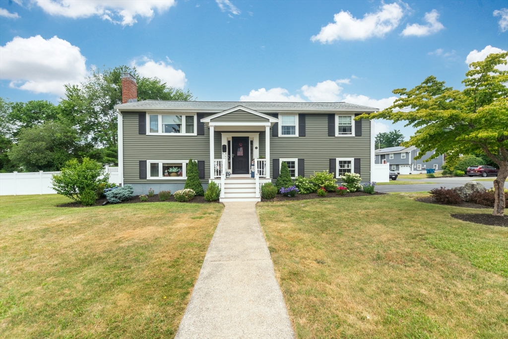 3 Fencourt Rd, Canton, Massachusetts, 3 Bedrooms Bedrooms, 8 Rooms Rooms,2 BathroomsBathrooms,Residential,For Sale,Fencourt Rd,73547752