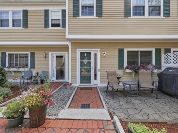 40 Village Way, Holden, Massachusetts, 2 Bedrooms Bedrooms, 5 Rooms Rooms,2.5 BathroomsBathrooms,Residential,For Sale,Village Way,73547817
