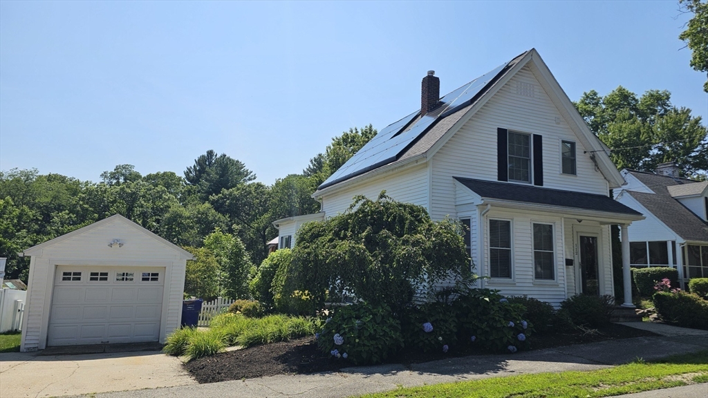 112 Dutcher St, Hopedale, Massachusetts, 3 Bedrooms Bedrooms, 6 Rooms Rooms,1.5 BathroomsBathrooms,Residential,For Sale,Dutcher St,73547620