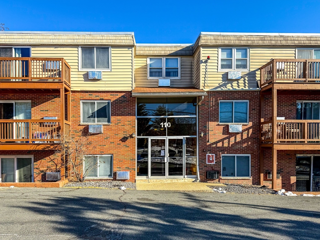 110 Boston Post Rd E, Marlborough, Massachusetts, 1 Bedroom Bedrooms, 3 Rooms Rooms,1 BathroomBathrooms,Residential,For Sale,Boston Post Rd E,73533147