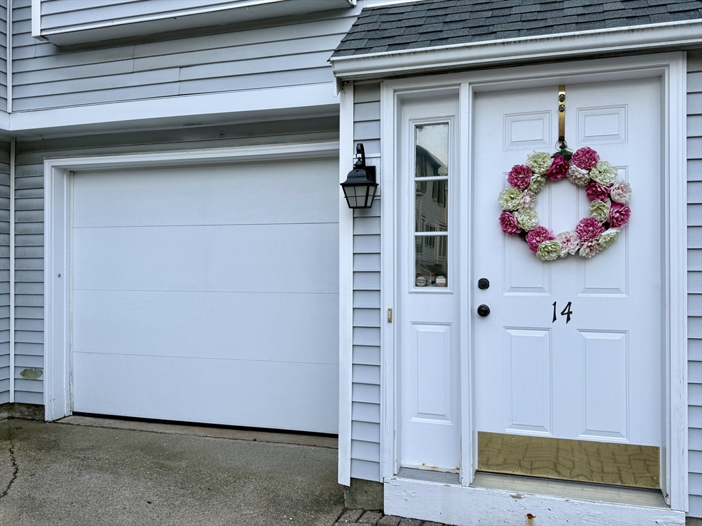 14 Fallon Court, Quincy, Massachusetts, 2 Bedrooms Bedrooms, 5 Rooms Rooms,1.5 BathroomsBathrooms,Residential Lease,For Rent,Fallon Court,73547803