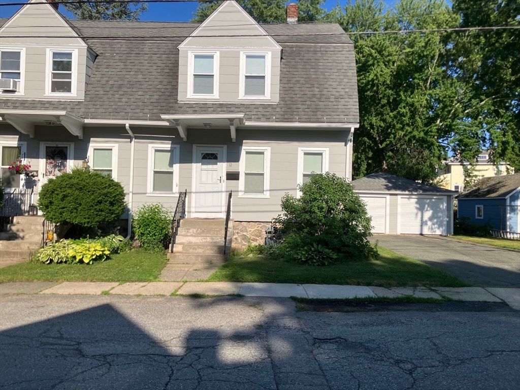 12 Hayes, Maynard, Massachusetts, 2 Bedrooms Bedrooms, 6 Rooms Rooms,1.5 BathroomsBathrooms,Residential Lease,For Rent,Hayes,73547809