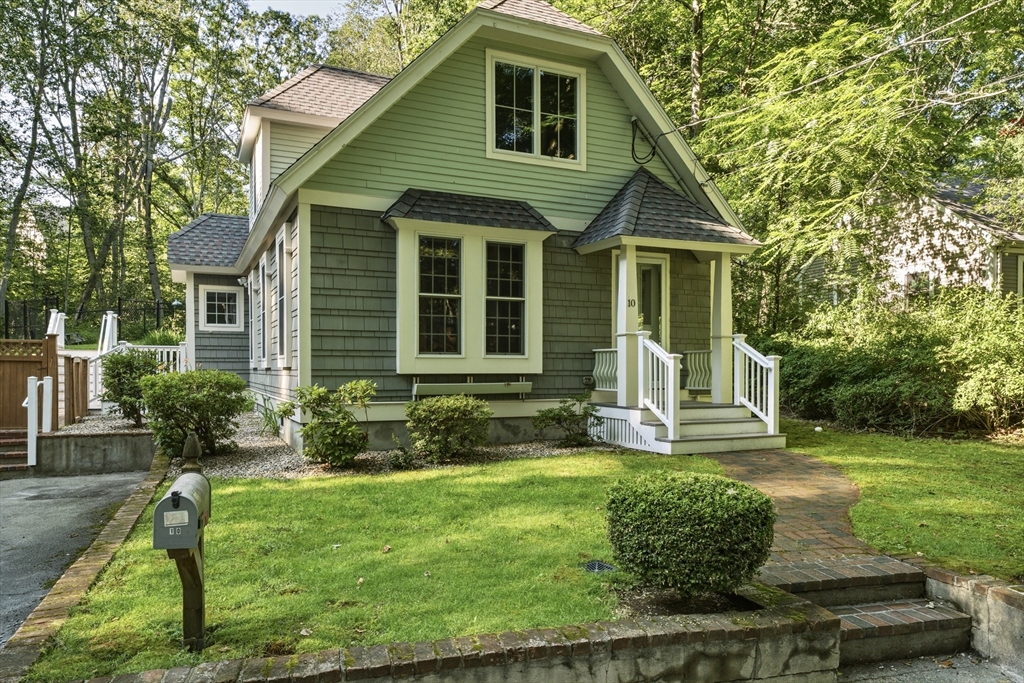 10 Mayflower Path, Wayland, Massachusetts, 3 Bedrooms Bedrooms, 5 Rooms Rooms,2 BathroomsBathrooms,Residential,For Sale,Mayflower Path,73547813