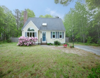 95 Rockville Ave, Falmouth, Massachusetts, 3 Bedrooms Bedrooms, 5 Rooms Rooms,2 BathroomsBathrooms,Residential,For Sale,Rockville Ave,73547710
