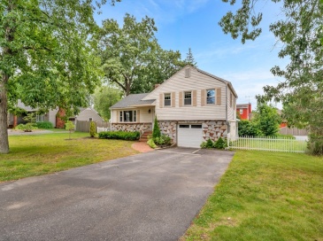 395 Massachusetts Ave, North Andover, Massachusetts, 3 Bedrooms Bedrooms, 7 Rooms Rooms,1.5 BathroomsBathrooms,Residential Lease,For Rent,Massachusetts Ave,73547820 395 Massachusetts Ave, North Andover, Massachusetts, 3 Bedrooms Bedrooms, 7 Rooms Rooms,1.5 BathroomsBathrooms,Residential Lease,For Rent,Massachusetts Ave,73547820