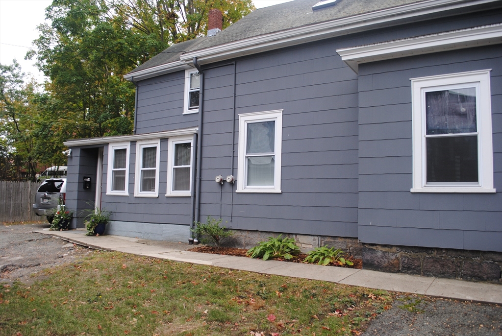29 Walnut Street, Waltham, Massachusetts, 1 Bedroom Bedrooms, 3 Rooms Rooms,1 BathroomBathrooms,Residential Lease,For Rent,Walnut Street,73547823