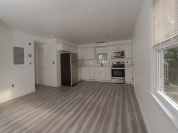 11 Park St, Haverhill, Massachusetts, 1 Bedroom Bedrooms, 3 Rooms Rooms,1 BathroomBathrooms,Residential Lease,For Rent,Park St,73547837