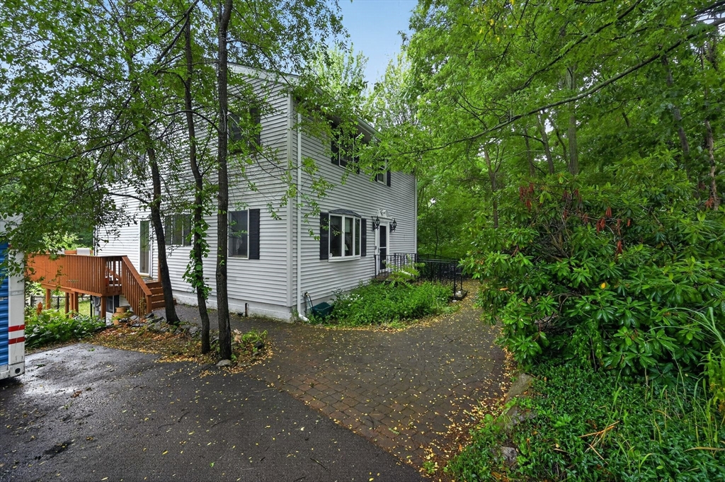 279 Sprague St, Dedham, Massachusetts, 3 Bedrooms Bedrooms, 6 Rooms Rooms,3 BathroomsBathrooms,Residential,For Sale,Sprague St,73547849