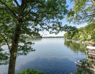 40-1/2 Maple Ln, Sutton, Massachusetts, 2 Bedrooms Bedrooms, 5 Rooms Rooms,1 BathroomBathrooms,Residential,For Sale,Maple Ln,73544603
